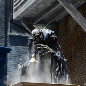 WDWINFO-Universal-Diagon-Alley-Harry-Potter-Tale-of-the-Three-Brothers-012