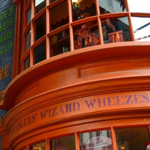 WDWINFO-Universal-Diagon-Alley-Harry-Potter-Weasleys-Wizard-Wheezes-002