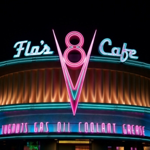 Flos-V8-Cafe-01