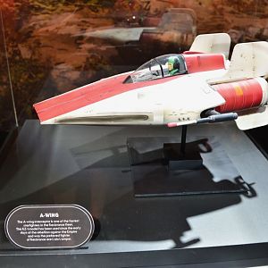 Star-Wars-Land-Model-08