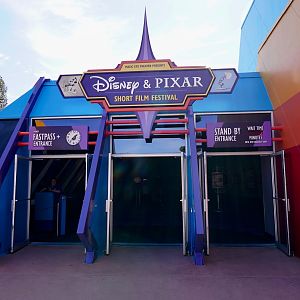 Disney-pixar-short-film-fest-entrance