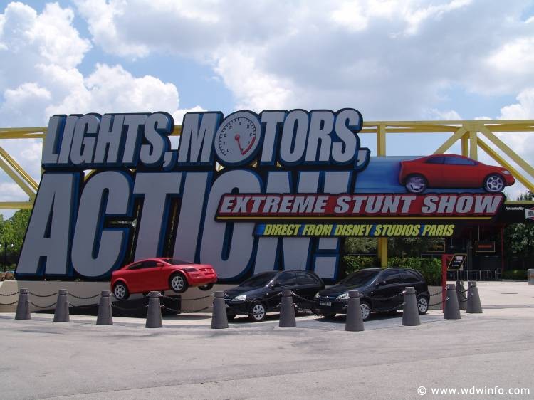 Lights, Motors, Action! Stunt Show 01