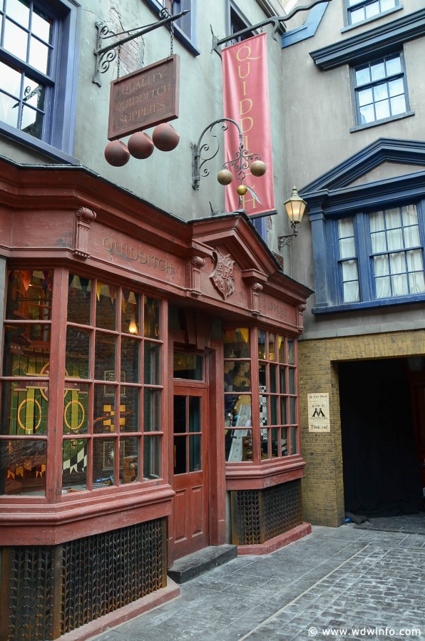 WDWINFO-Universal-Diagon-Alley-Harry-Potter-Quality-Quidditch-004