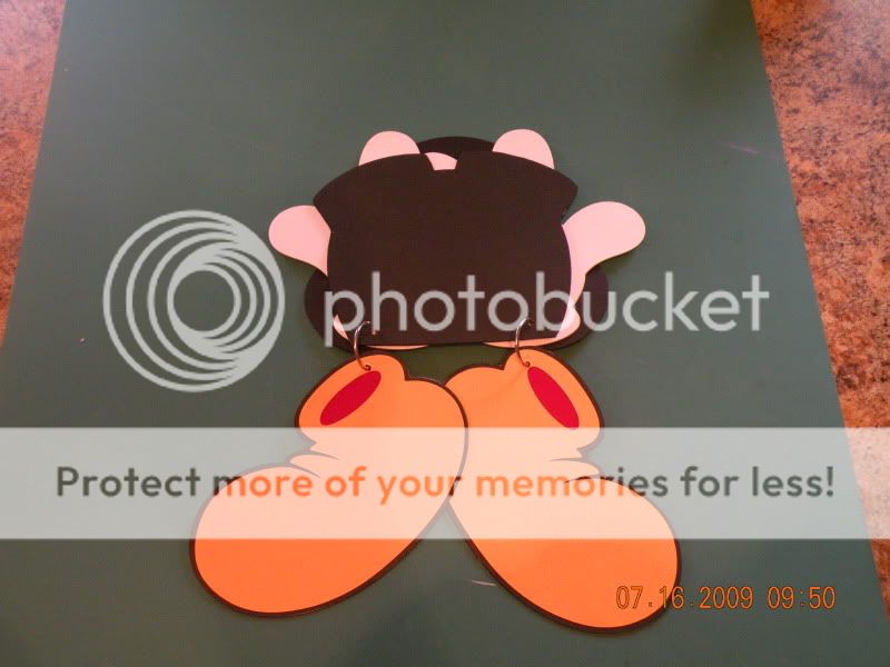 MickeyBodyPartsBook013.jpg